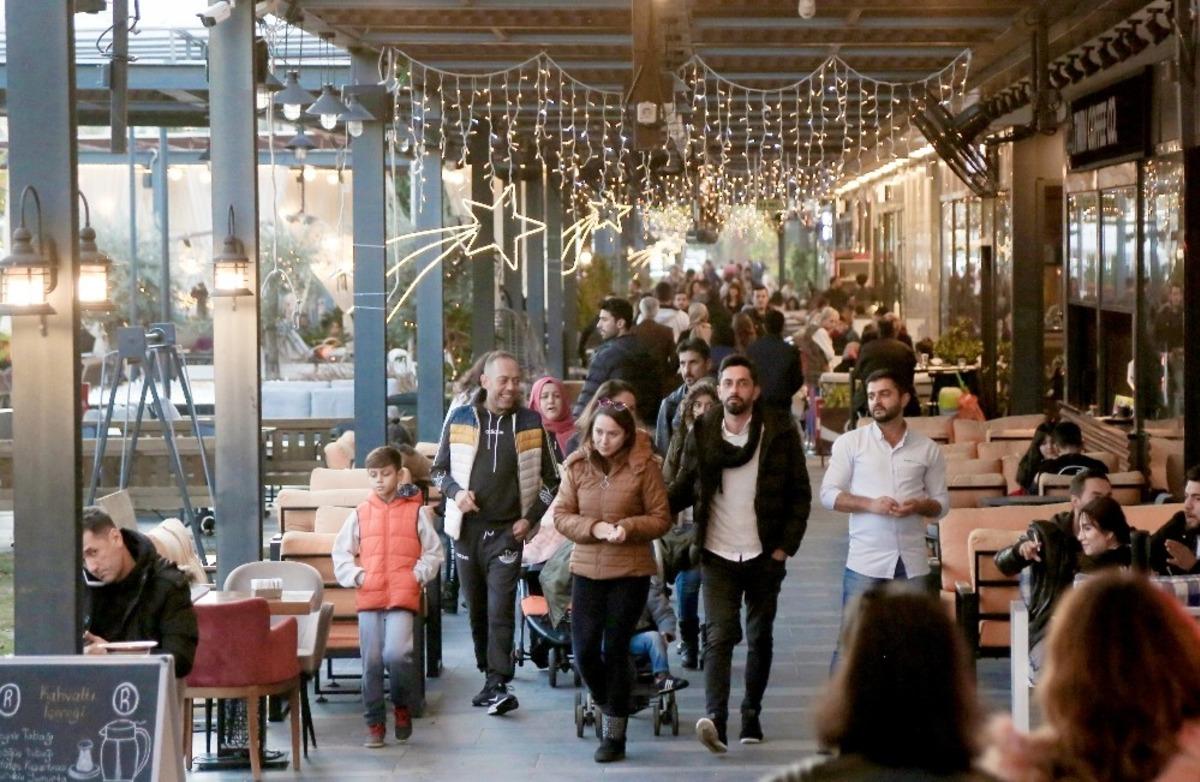 Sahil Antalya&rsquo;da yeni yıl hazırlıkları