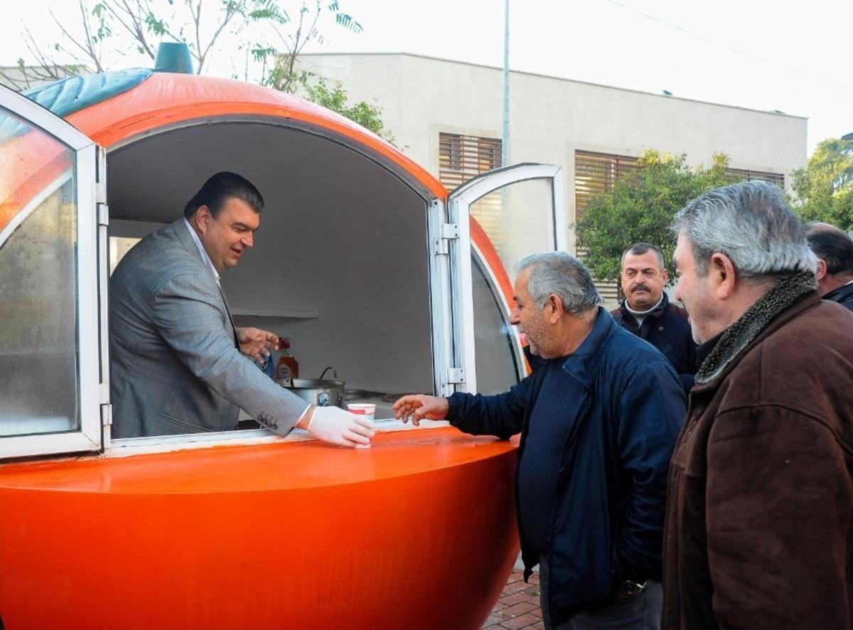 Seferihisar&rsquo;da vatandaşa her sabah sıcak tarhana