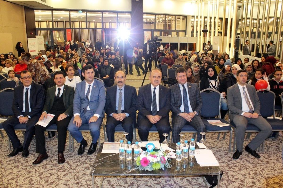 D&uuml;nya kadınları Yalova&rsquo;da buluştu