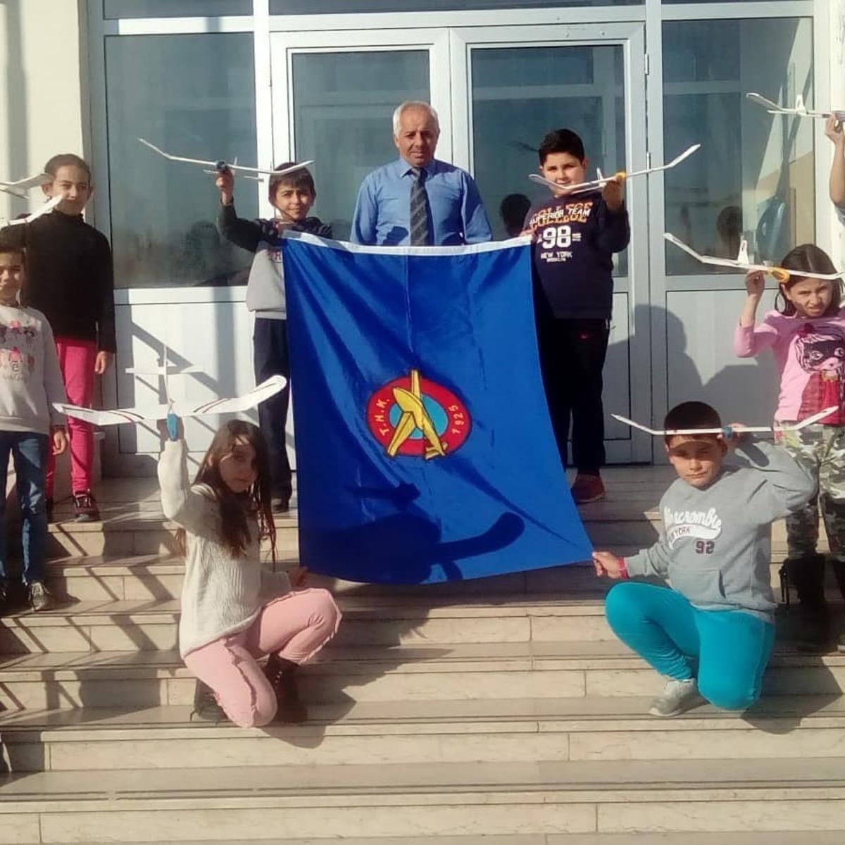 Tosya İlkokulunda Model U&ccedil;ak Kursu tamamlandı