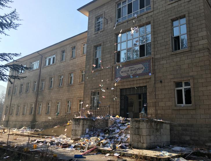 Eski hastane binasında fuhuş yapılıyor iddiası görevlileri harekete geçirdi! G1