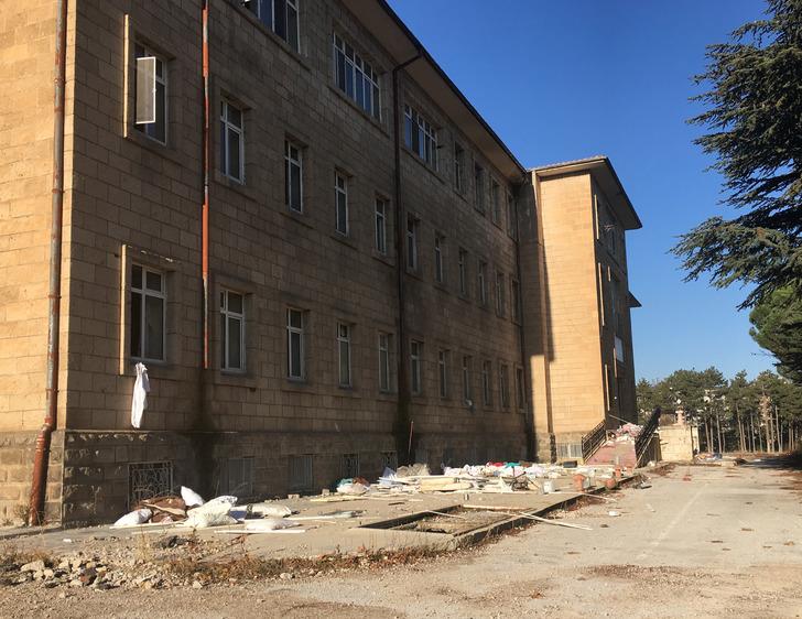 Eski hastane binasında fuhuş yapılıyor iddiası görevlileri harekete geçirdi! G3