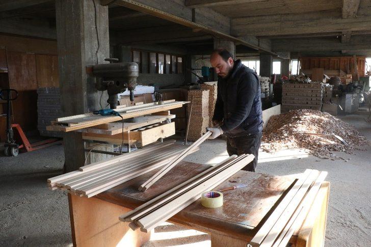 Atık malzemelerden tescilli oyuncak ürettiler G2