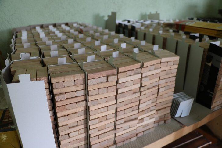 Atık malzemelerden tescilli oyuncak ürettiler G4