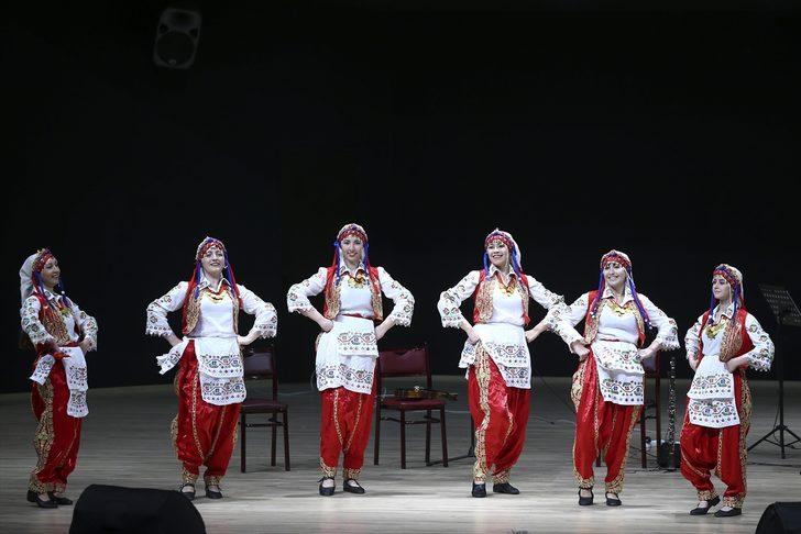 Edirne'de eğitim gören Makedon öğrenciler Türkçe Eğitim Bayramı'nı kutladı G4