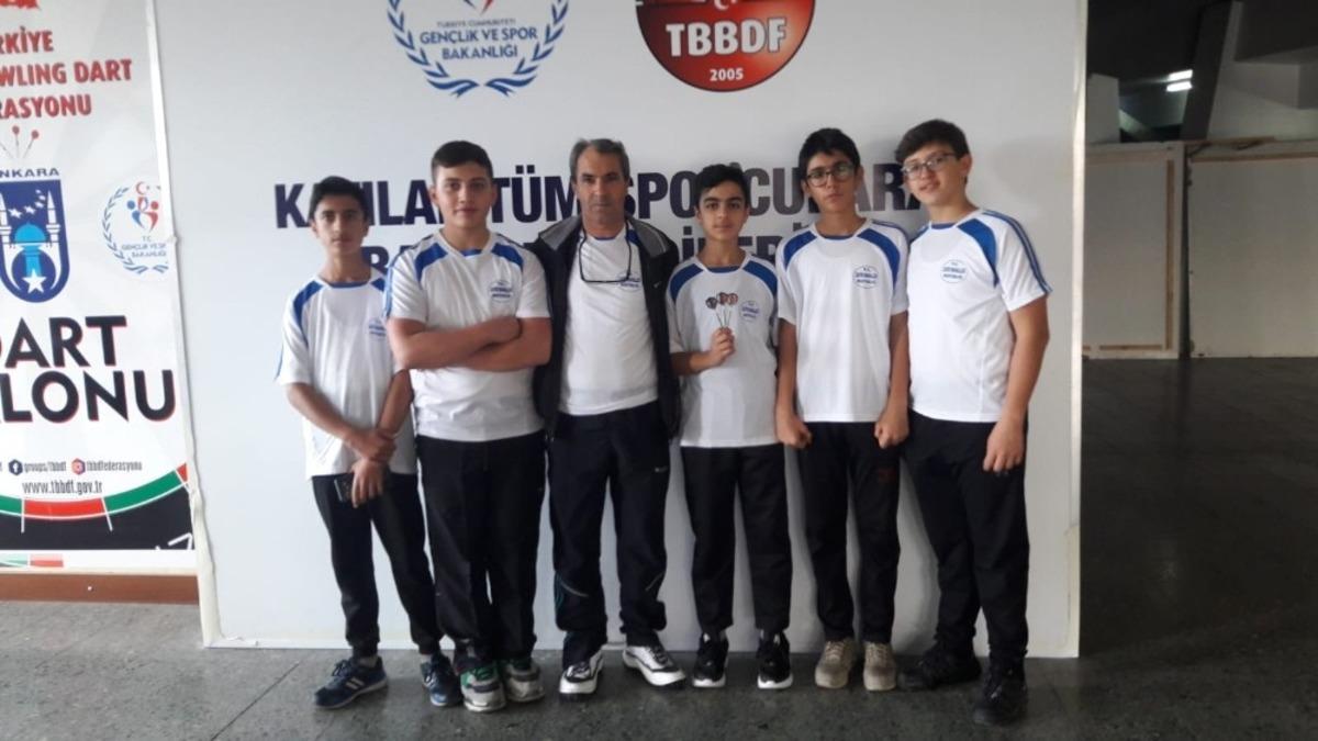 Isparta&rsquo;da antren&ouml;r muhtarın &ccedil;alıştırdığı dart sporcusu T&uuml;rkiye 3.&rsquo;s&uuml; oldu