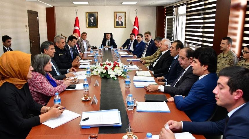 G&uuml;m&uuml;şhane&rsquo;de &uuml;st d&uuml;zey katılımlı Kadına Karşı Şiddetle M&uuml;cadele toplantısı yapıldı