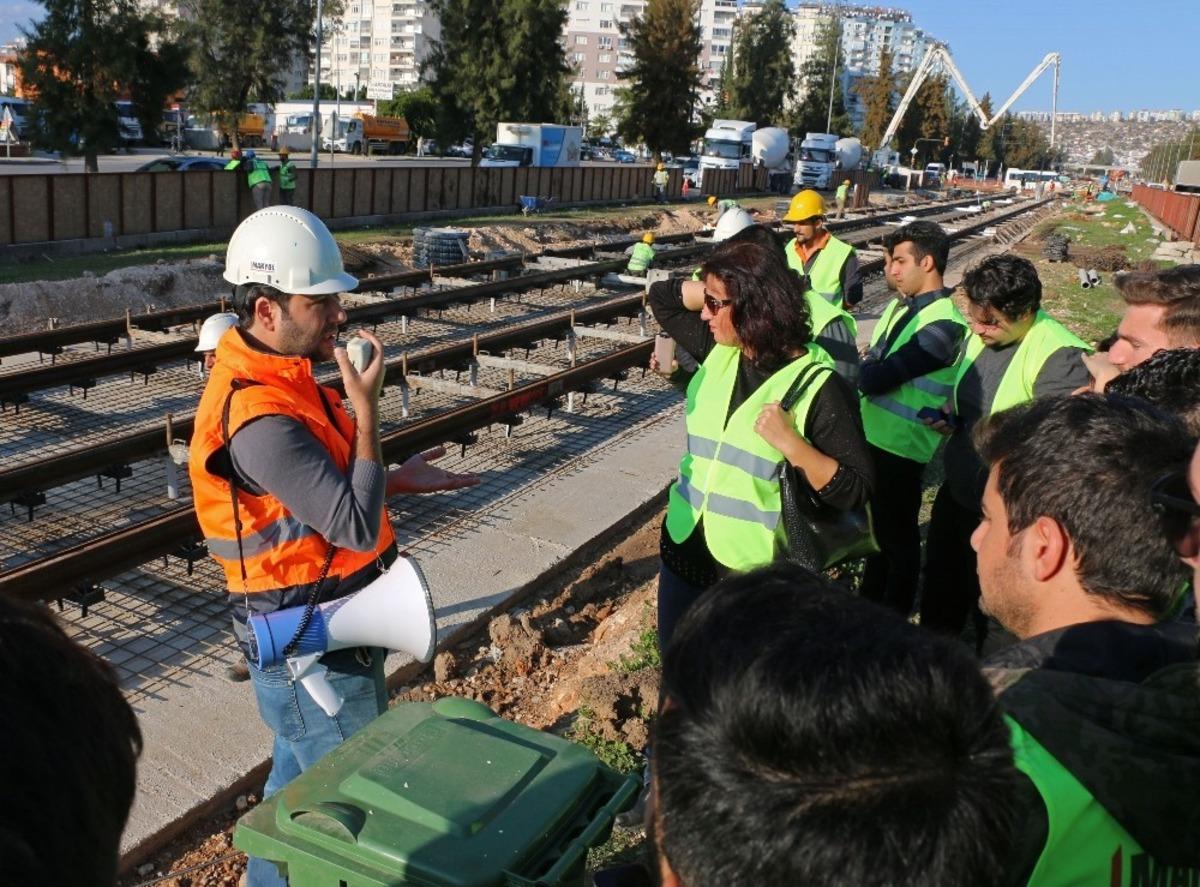 M&uuml;hendis adayı &ouml;ğrenciler 3. Etap Raylı Sistem şantiyesini inceledi