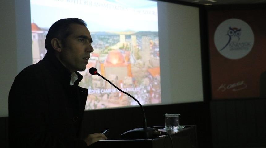 KB&Uuml;&rsquo;de Ahıska T&uuml;rklerinin S&uuml;rg&uuml;n&uuml; ele alındı