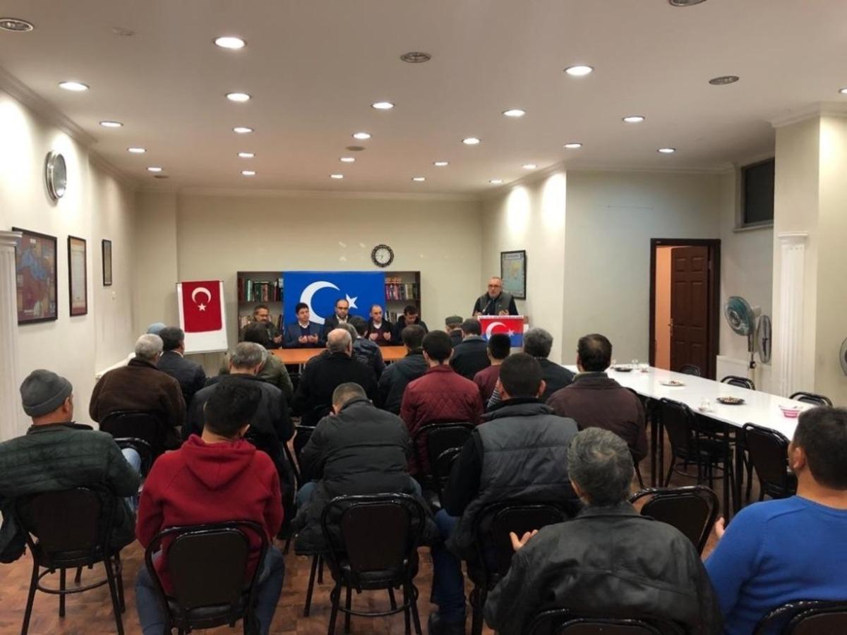 Edremit&rsquo;te Doğu T&uuml;rkistan&rsquo;da zulme tepki