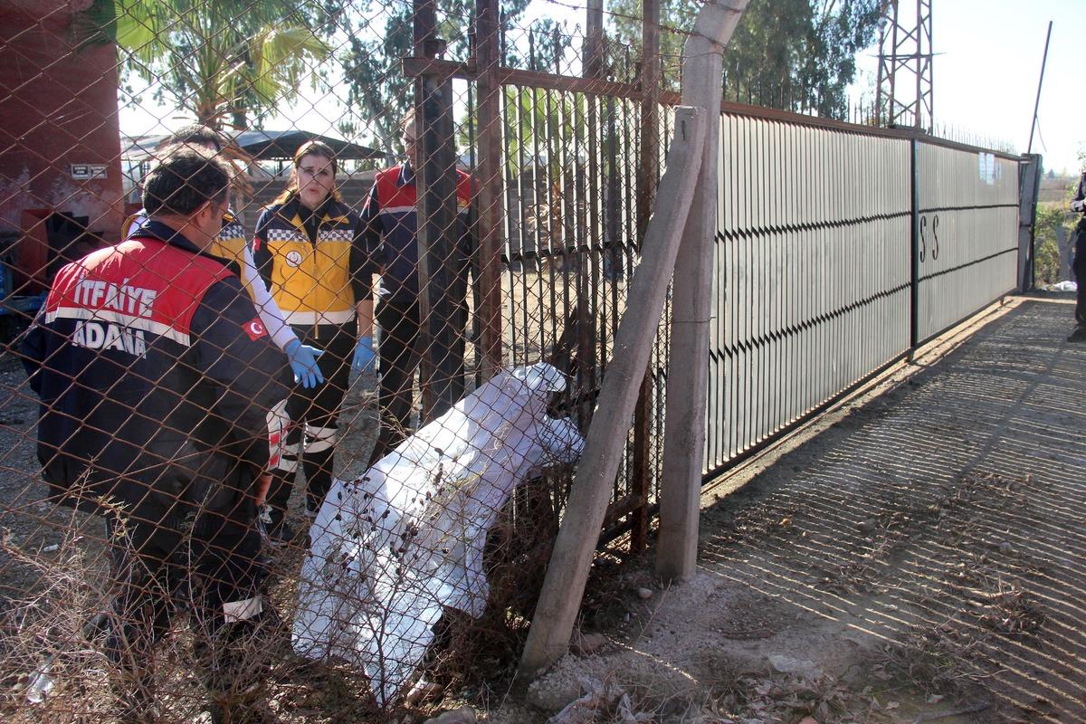 Adana'da 5 yaşındaki &Ouml;mer otomatik kapıya sıkışarak hayatını kaybetti