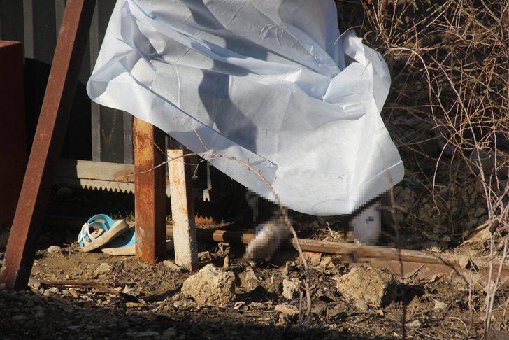 Adana'da 5 yaşındaki Ömer otomatik kapıya sıkışarak hayatını kaybetti G2