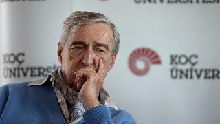 Rahmi Koç'tan Türkiye'deki çalışan ve milletvekili sayısıyla dikkat çeken çıkış: 5.5 değil 2 milyon çalışanla, 200 milletvekiliyle bu devlet rahat döner!
