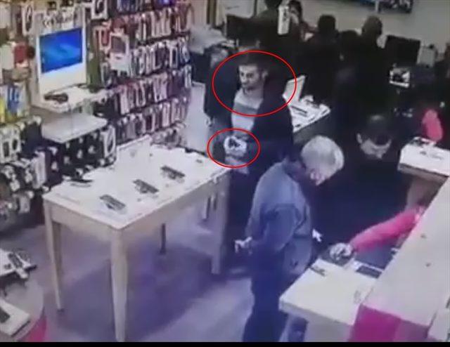 Kütahya'da cep telefonu hırsızı güvenlik kamerası görüntüleri sayesinde yakalandı