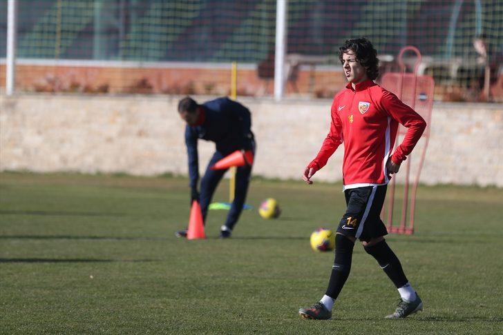 Kayserispor Teknik Direktörü Bülent Uygun: "Allah'ın izniyle düşmeyeceğiz" G3