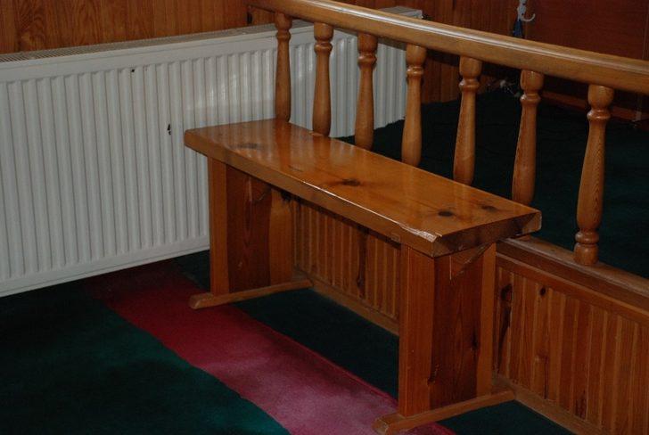 Diyanet’in kararı ile camilerde sabit oturaklar kaldırılmaya başlandı G2