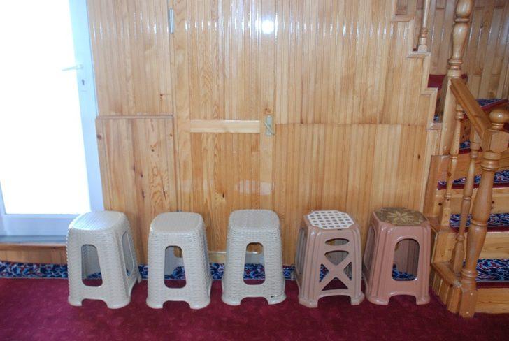 Diyanet’in kararı ile camilerde sabit oturaklar kaldırılmaya başlandı G5