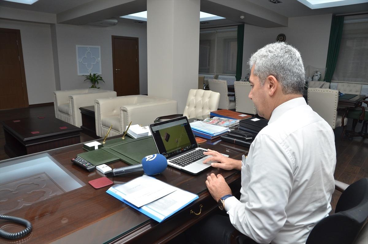 &Ccedil;orum Emniyet M&uuml;d&uuml;r&uuml; G&uuml;lser, AA'nın "Yılın Fotoğrafları" oylamasına katıldı