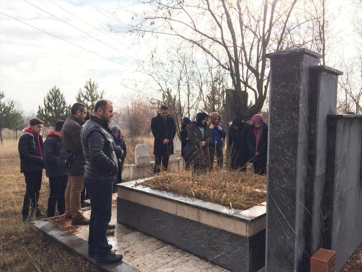 Liseliler savaş kahramanı Halime &Ccedil;avuş'un Kastamonu'daki mezarını ziyaret etti