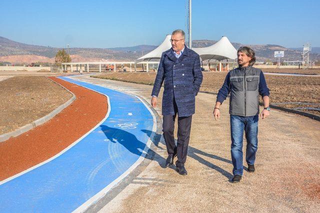 Özkan, saha çalışmalarını yerinde inceledi