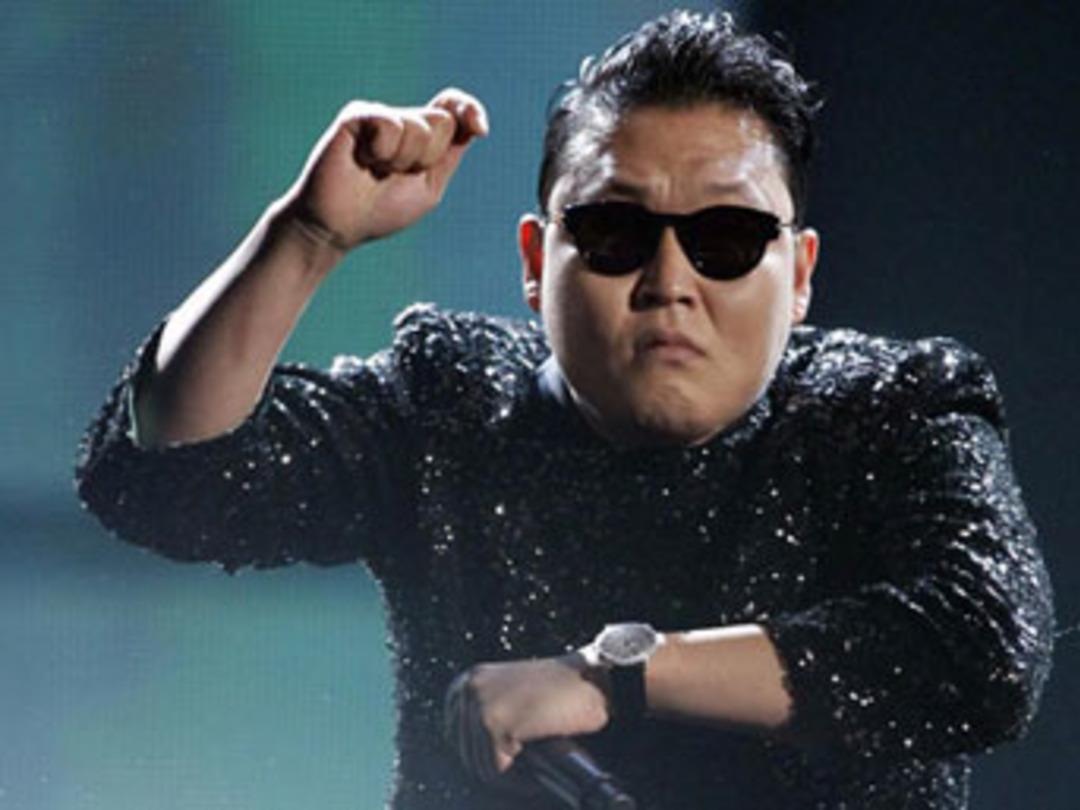 Ş&ouml;hret 180 derece d&ouml;nd&uuml;rd&uuml;