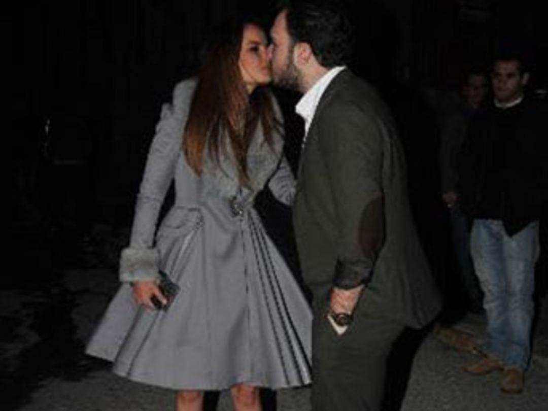 Selin &ouml;p&uuml;ş&uuml;rken yakalandı