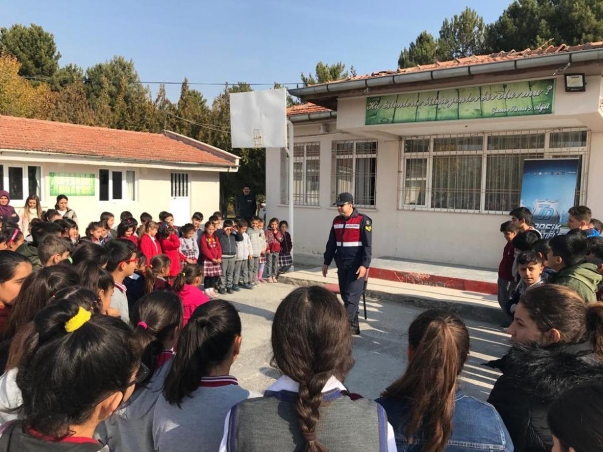 K&uuml;&ccedil;&uuml;k trafik dedektifleri eğitiliyor