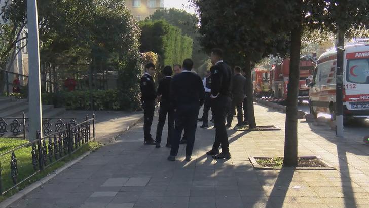 İBB'nin çatısında intihar girişimi G3