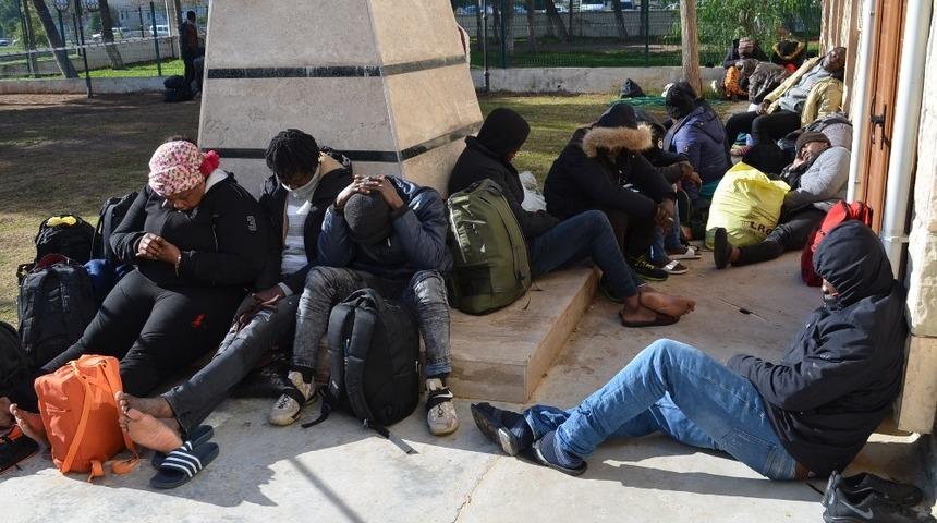 Didim&rsquo;de 46 g&ouml;&ccedil;men yakalandı