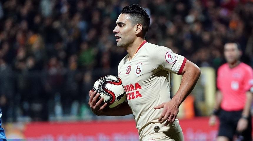 Radamel Falcao kalitesini g&ouml;stermeye başladı
