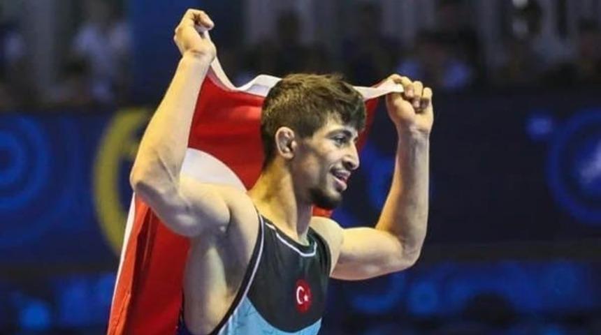 Kerem Kamal, "Yılın Gen&ccedil; Grekoromen G&uuml;reş&ccedil;isi" se&ccedil;ildi