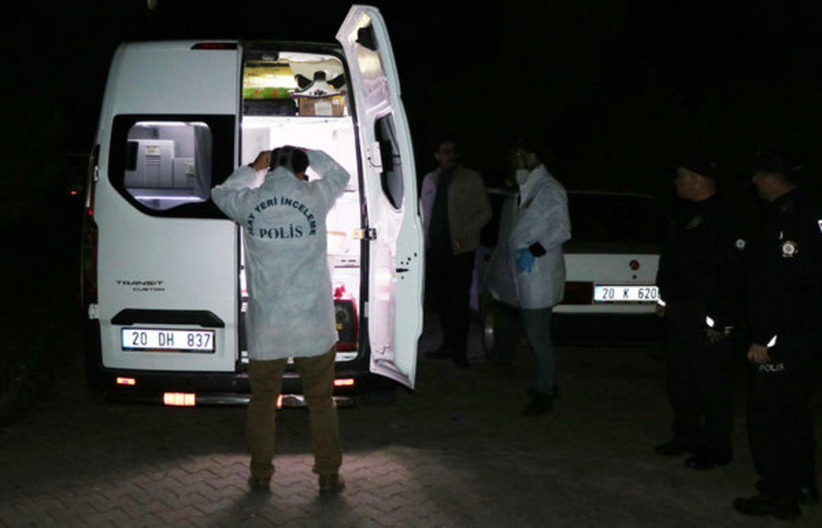 40 yaşındaki adamın &ouml;ld&uuml;ğ&uuml;, koku apartmana yayılınca ortaya &ccedil;ıktı