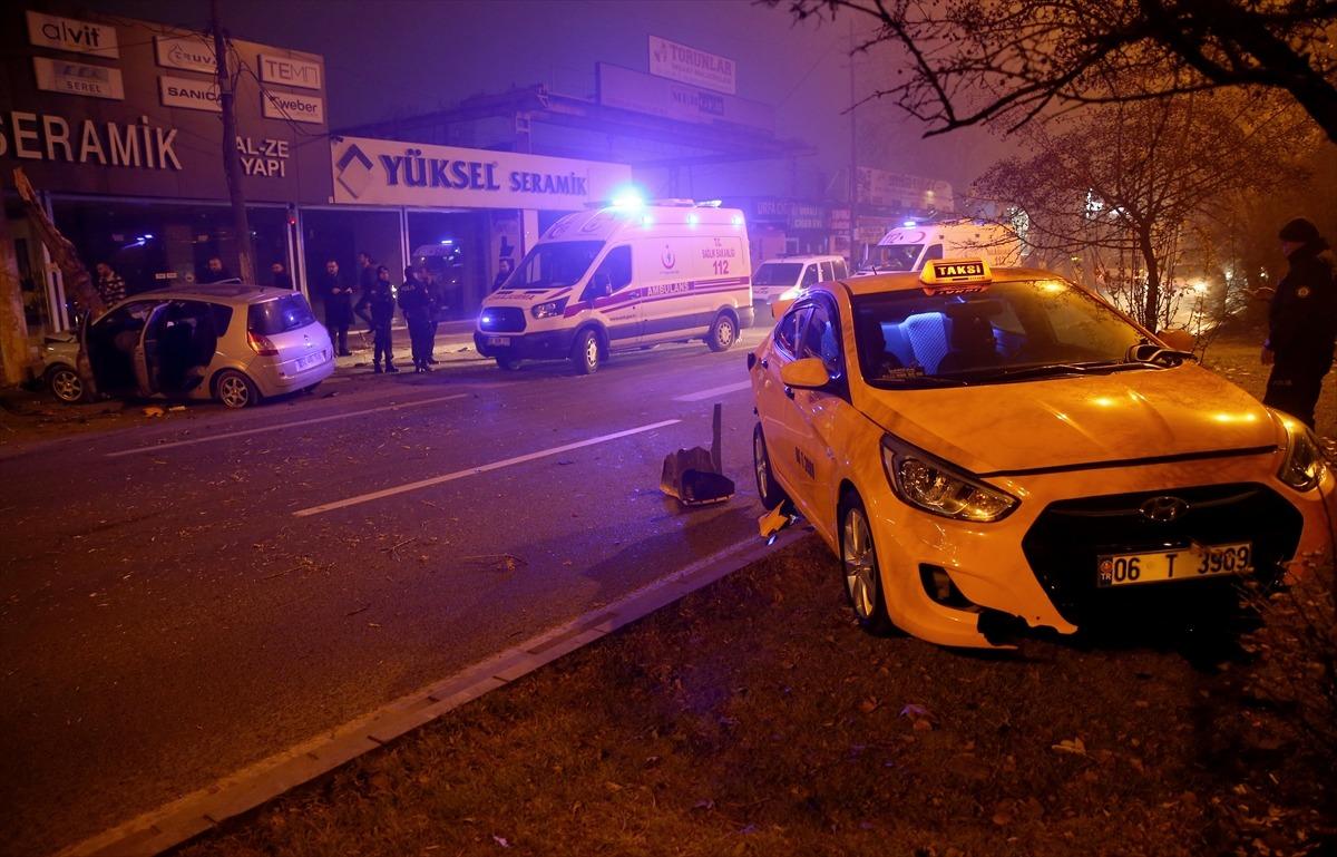 İlk iş g&uuml;n&uuml;nde aracı bu hale geldi! Başkent'te feci kaza!