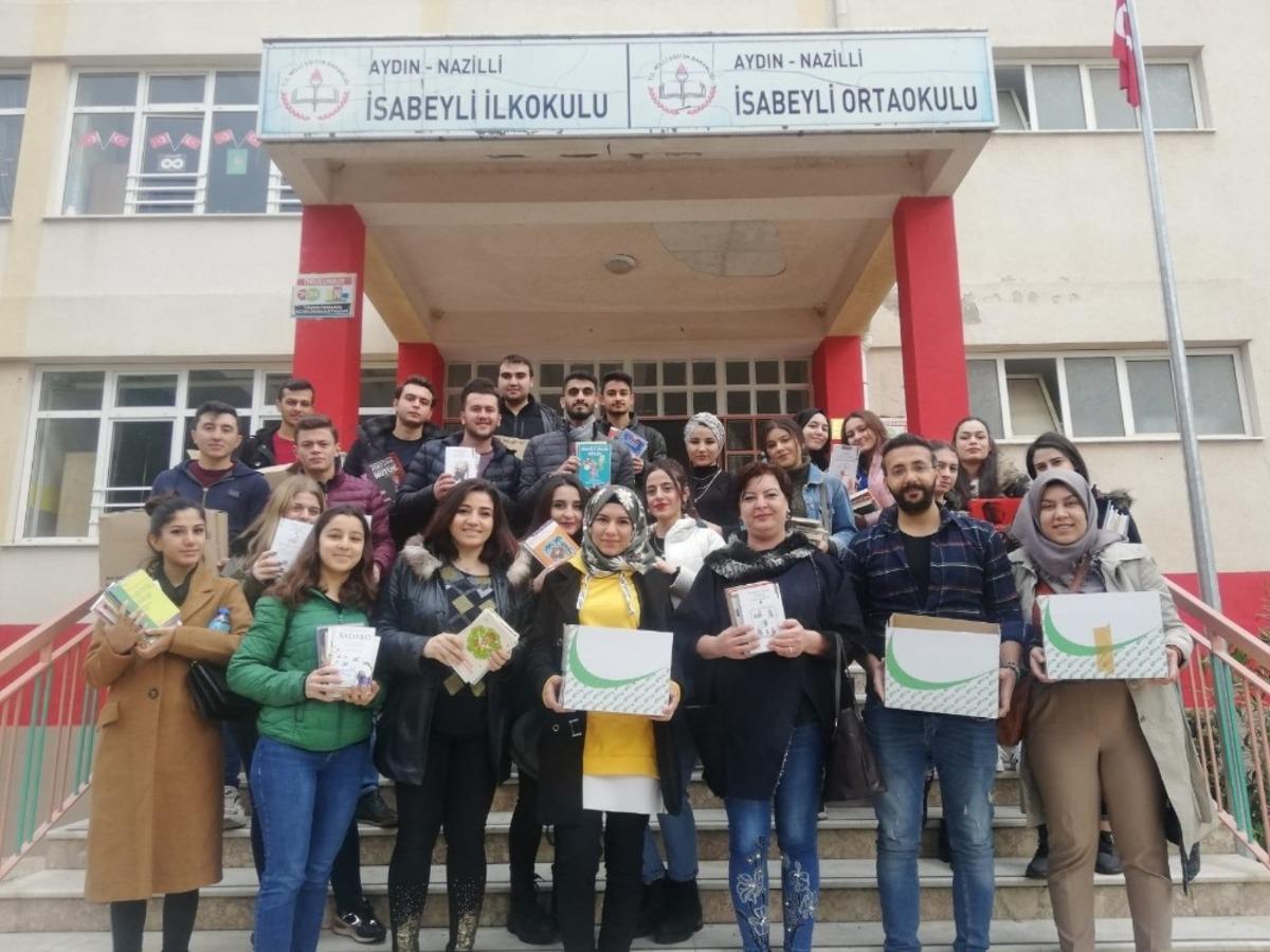 &Ccedil;ocuklar kitaplarına kavuştu