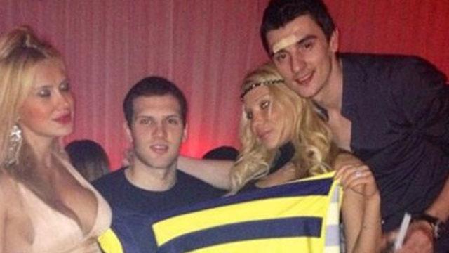 Derbi öncesi Esra-Ceyda