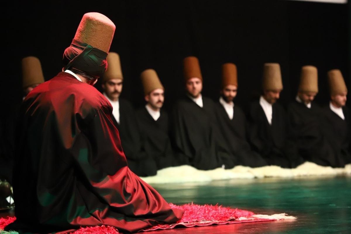 Başkan Akg&uuml;n: &ldquo;Mevlana felsefesinden istifade edebilirsek mutlu yaşarız&rdquo;