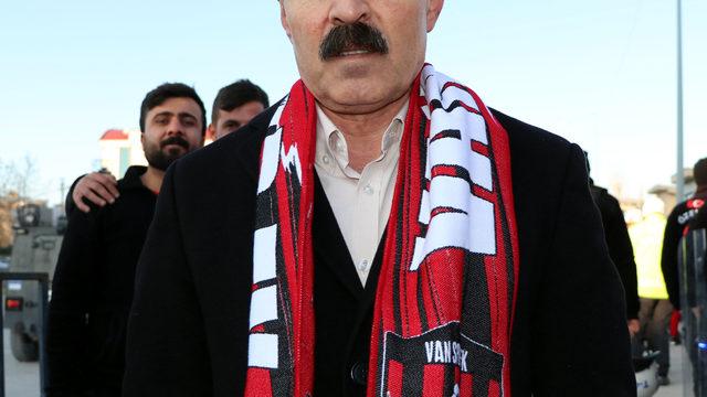 Van Spor Futbol Kulübü Başkanı Yenitürk: Milyon dolarlarımızın dışarıya gitmemesi için altyapının değer görmesi lazım