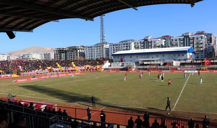 Van Spor Futbol Kulübü Başkanı Yenitürk: Milyon dolarlarımızın dışarıya gitmemesi için altyapının değer görmesi lazım G5