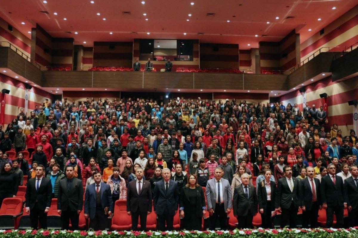 &Ouml;ğrenciler lider isimlerden kariyer hikayelerini dinledi