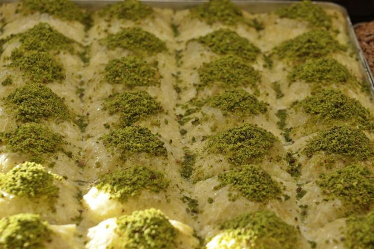 Soğuk baklava tarifi: Diyarbakır'da &uuml;retiliyor t&uuml;m T&uuml;rkiye'ye g&ouml;nderiliyor