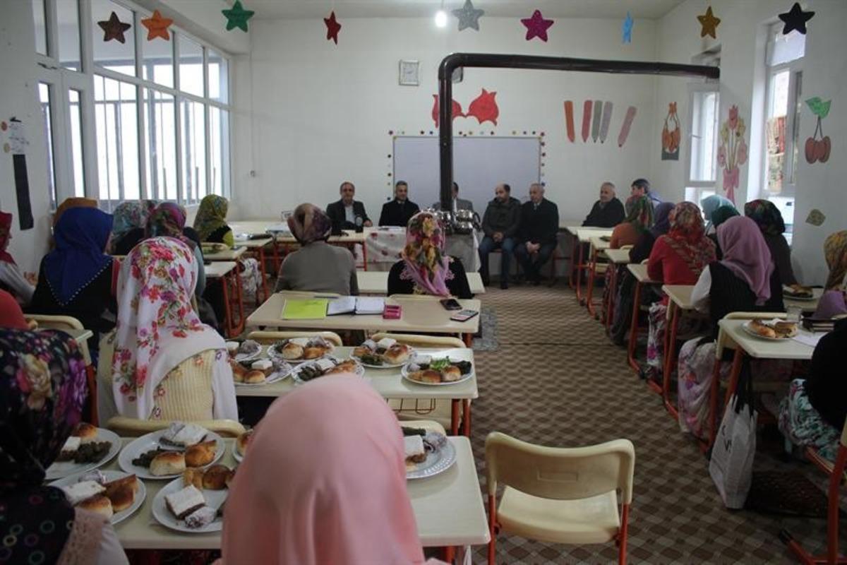 25 &ccedil;ift&ccedil;i kadına yetiştiricilik kursu verildi