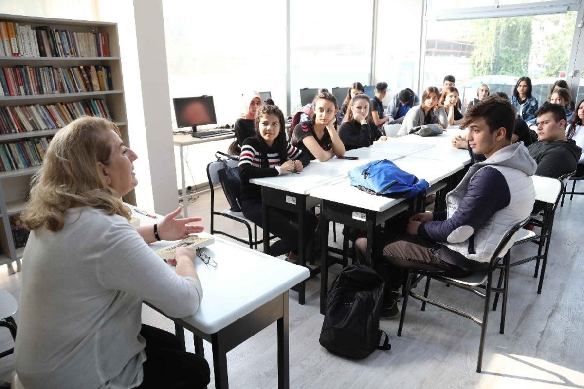 Bayraklı&rsquo;da herkes i&ccedil;in k&uuml;t&uuml;phane