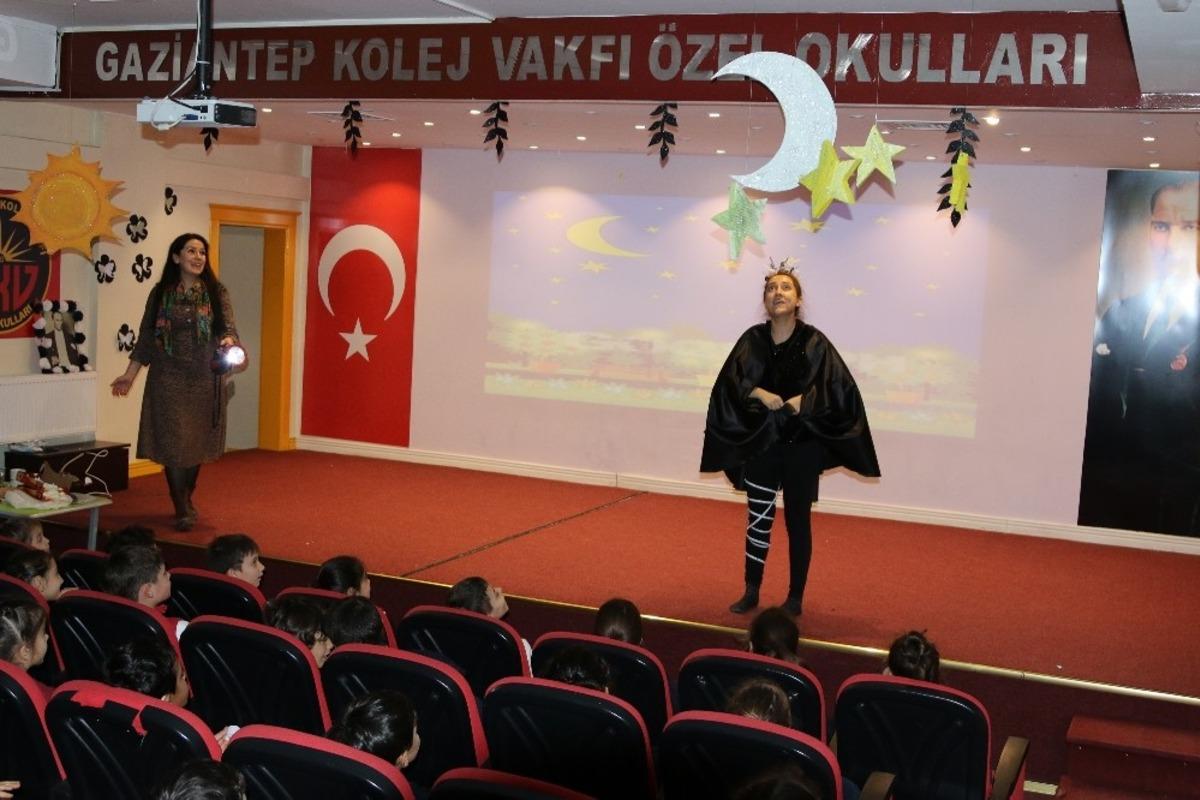 GKV&rsquo;de &rsquo;Kitapları Aydınlatan Ateş B&ouml;cekleri&rsquo; sahnelendi