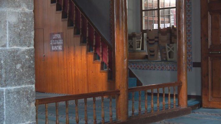 Camilerde oturaklar kaldırılıyor G4