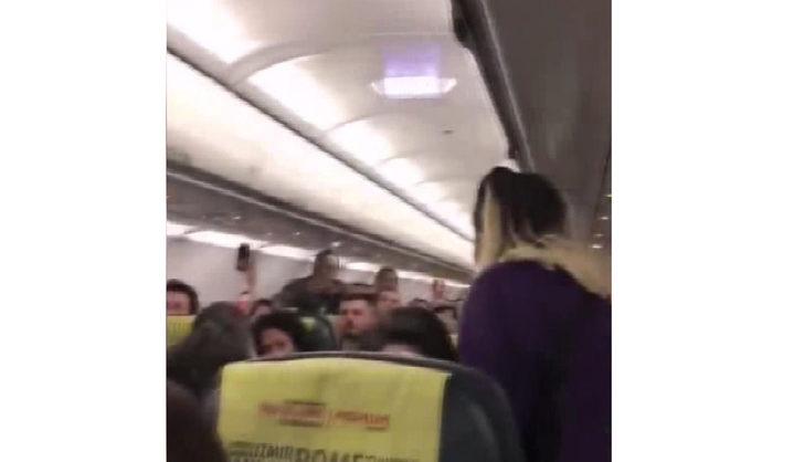 Kıbrıs uçağında panik:Uçağı patlatacağım G1