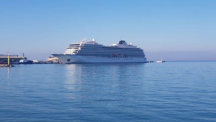 Dev yolcu gemisi Vikingler Kuşadası’nda G3