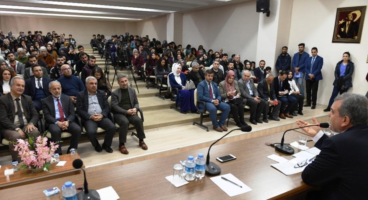 Beyazg&uuml;l &uuml;niversite &ouml;ğrencilerine deneyimlerini anlattı