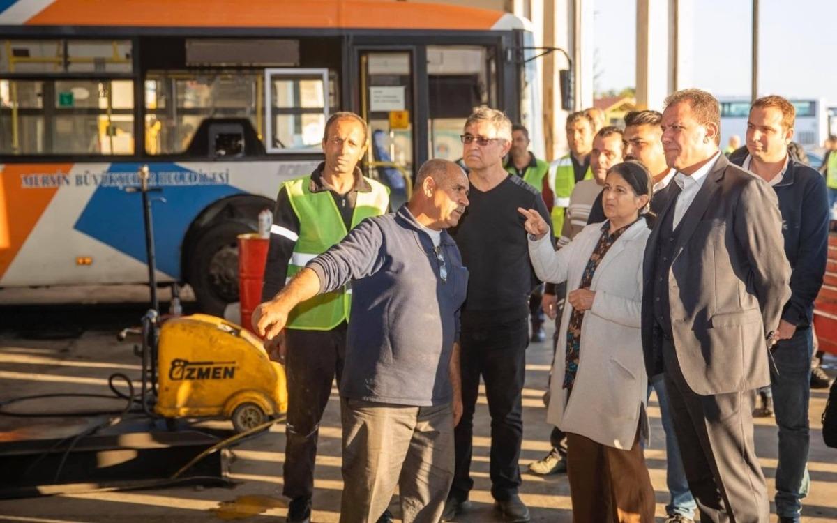 Se&ccedil;er, makine ikmal sahasında incelemelerde bulundu