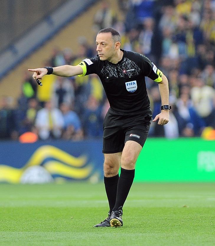 FIFA, Cüneyt Çakır'ı liste dışı bıraktı! G2