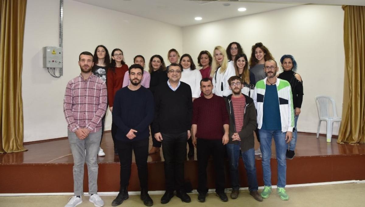 &Ccedil;an Belediyesi Tiyatro Okulu &ccedil;alışmalarına devam ediyor